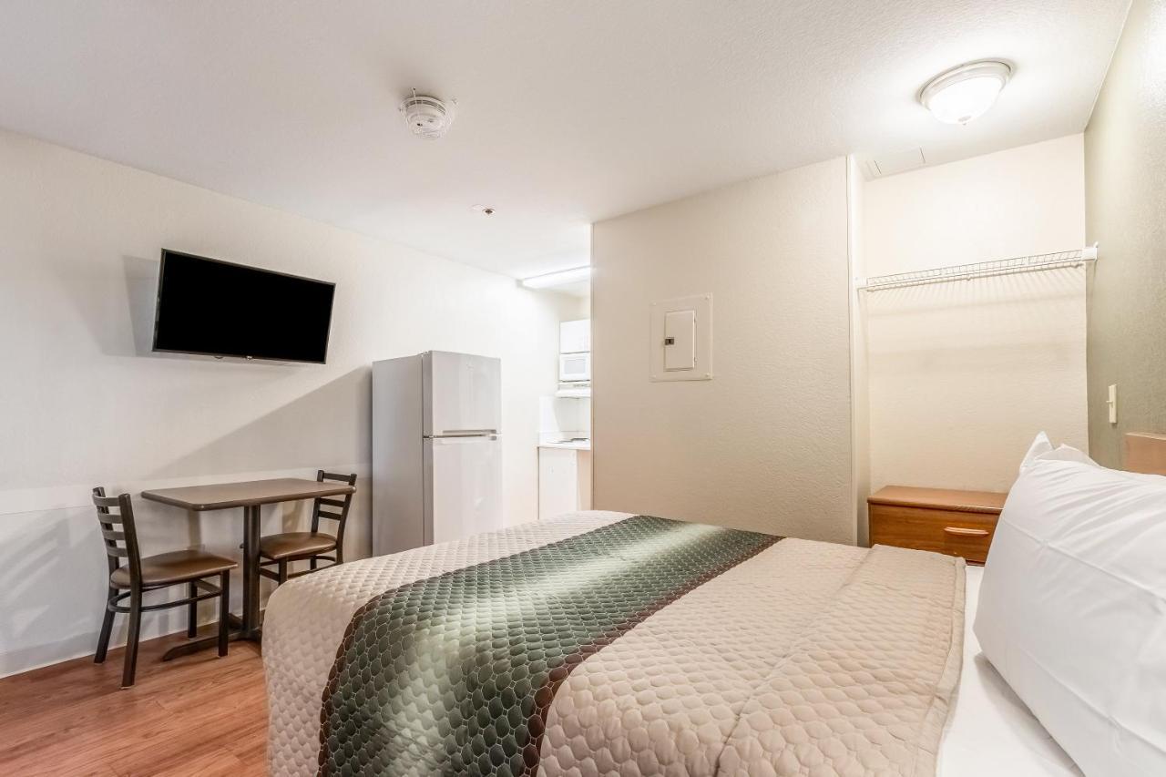 Studio 51 Extended Stay Hotel Phoenix Exterior photo